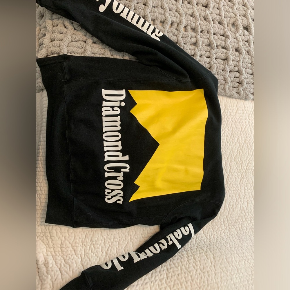 Diamond cross ranch hoodie size large